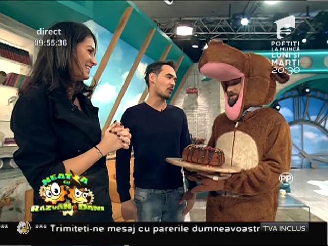 Dani Oţil, aka bucătarul ren, a gătit - "Pufoşenia cu portocale şi ciocolată"