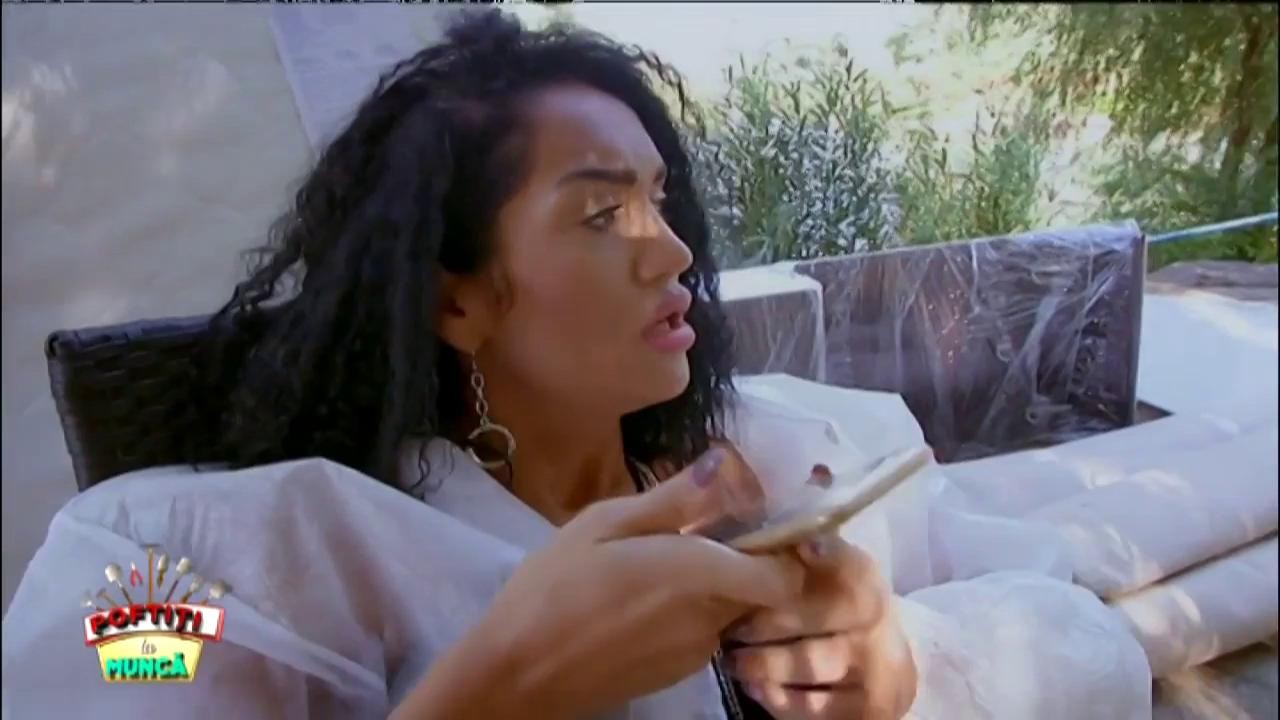 Margherita de la Clejani, speriată de moarte: &rdquo;Sper să nu turbez! Să-mi fac un selfie, sunt bolnavă&rdquo;