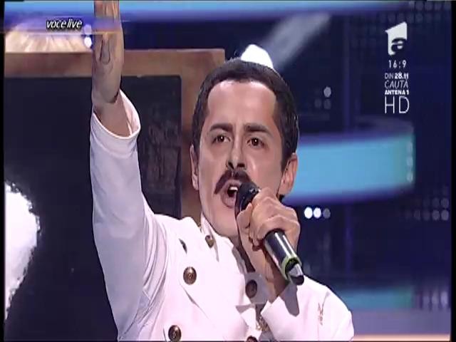 Lucian se transformă în Freddie Mercury - "I was born to love you"