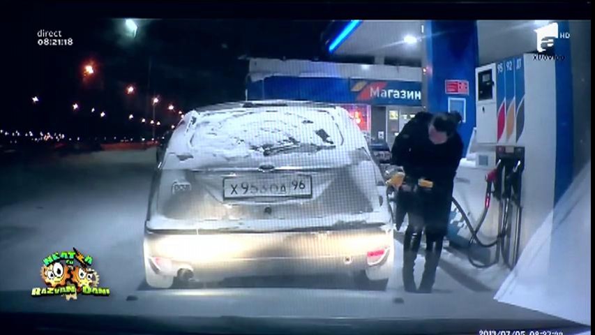 Smiley News: Cum să NU verificăm dacă am &icirc;ncărcat maşina cu benzină