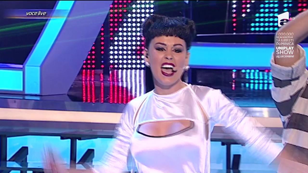 Misha se transformă în Nicole Scherzinger - Poison