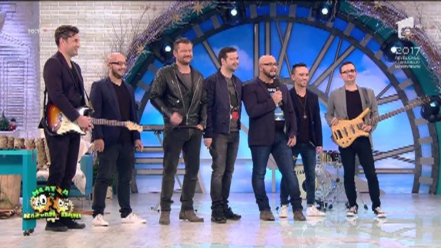 Moș Crăciun le urează băieților de la 3 Sud Est concerte și la bătr&acirc;nețe