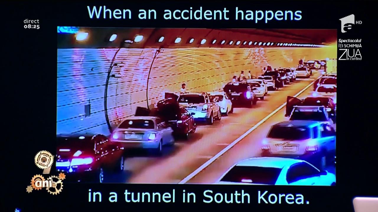Smiley News: Frumos şi organizat şi în caz de accident! Cum se dă prioritate unei ambulanţe, în Coreea de Sud