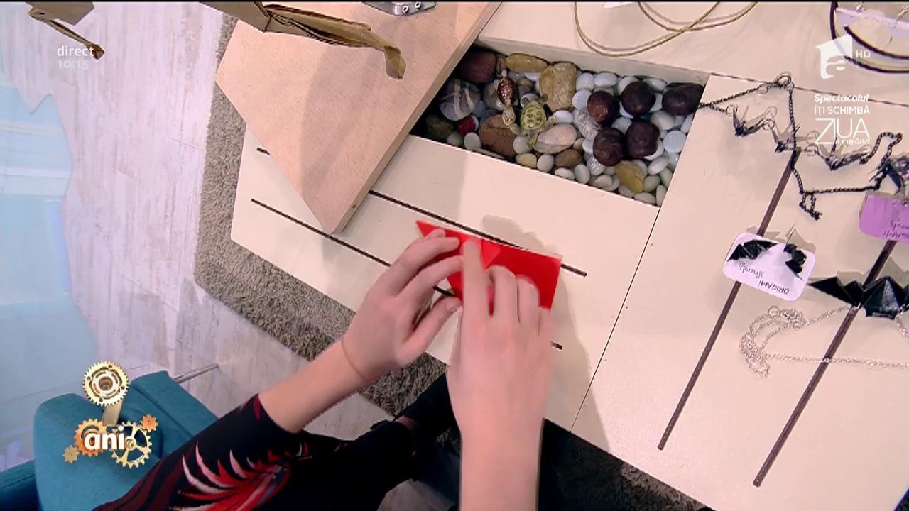 Tutorial origami. Cum să faci o inimă din h&acirc;rtie