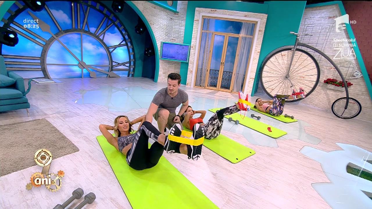 Fitness la Neatza! Exerciții simple și eficiente cu benzile elastice