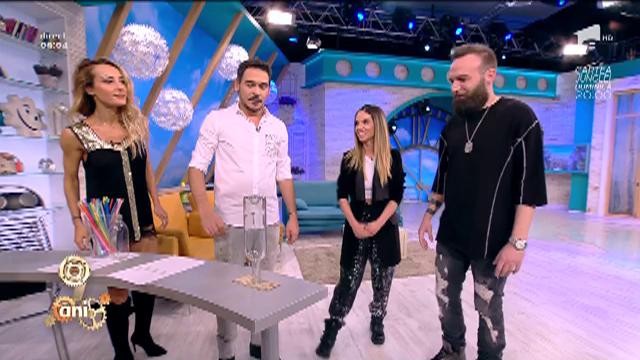 Răzvan si Dani, v&acirc;nătorii de mituri! Cum scoţi bancnota de sub sticlă, fără să cadă sticla