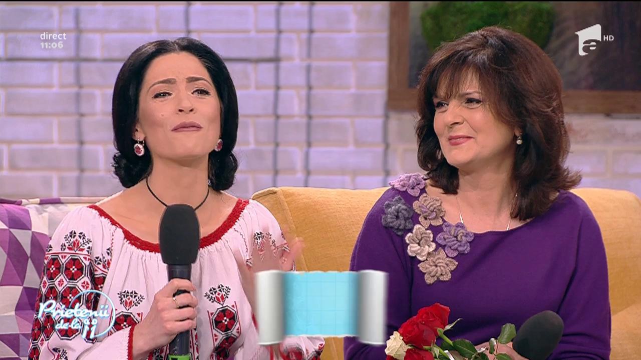 Theo Rose, &icirc;mpreună cu mama şi sora ei, la "Prietenii de la 11"