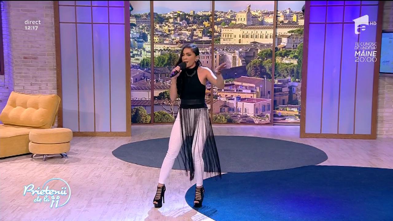 Bella Santiago - "Unpredictable"