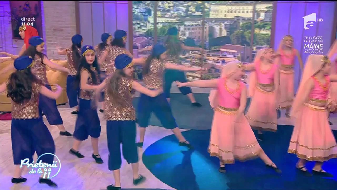 Dans pe ritmuri indiene cu trupa "Mini Vogue"