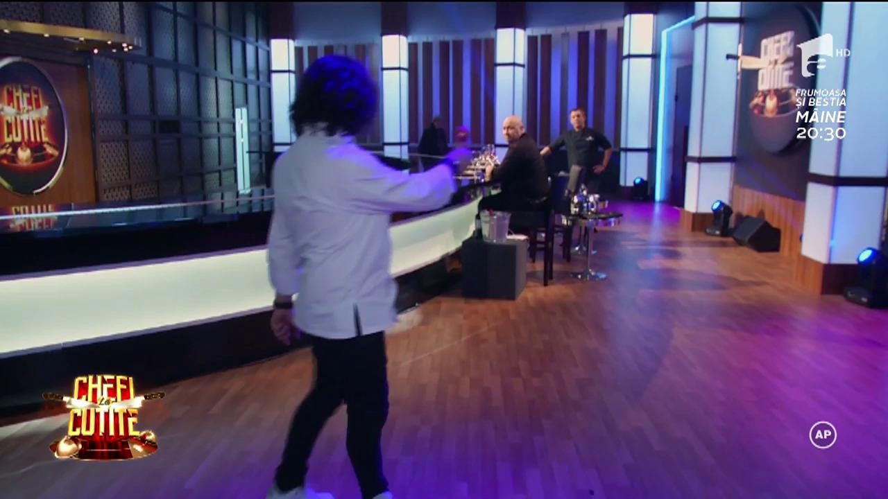 Jucul tinerilor, &icirc;n bucătăria &rdquo;Chefi la Cuțite&rdquo;. Chefii, experți &icirc;n Kendama