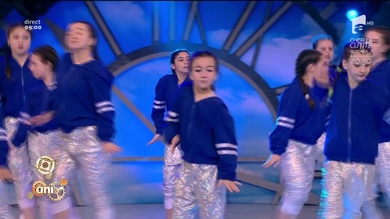 Trupa &rdquo;Pasitos&rdquo;, dans și voie bună