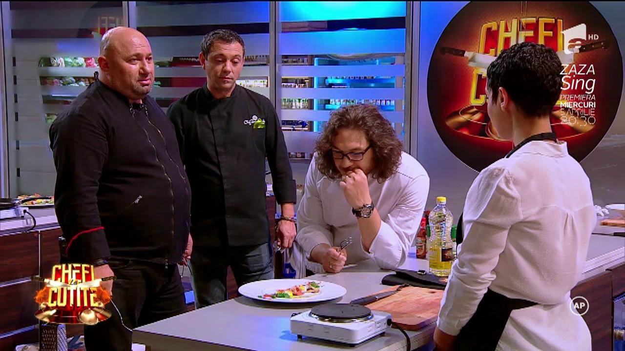 Micul dejun nu e pentru toată lumea! Chefii găsesc &icirc;n farfurii preparate ce te lasă mască! &bdquo;Băi, se mișcă oul! Cred că piuie&rdquo;