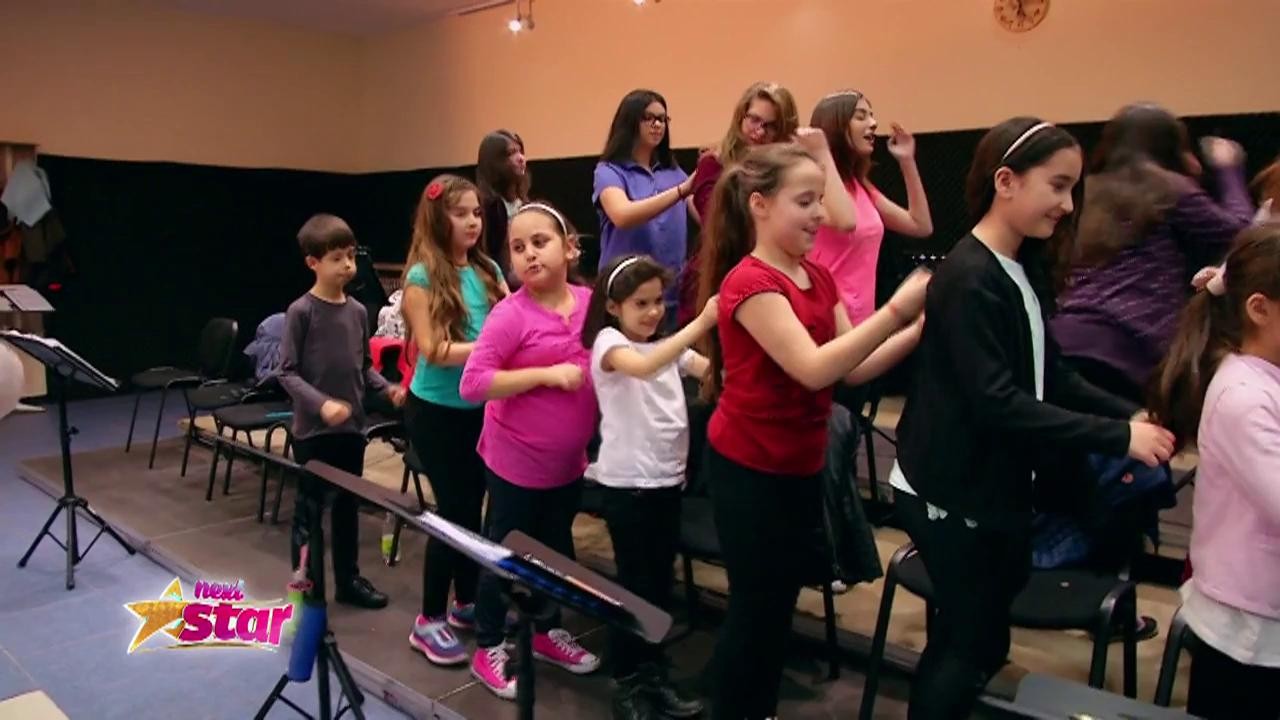 Prezentare:  "Cor cu dor" - 7-14 ani, Bucureşti - Maria, fiica lui Daniel Buzdugan, face parte din componenţa corului