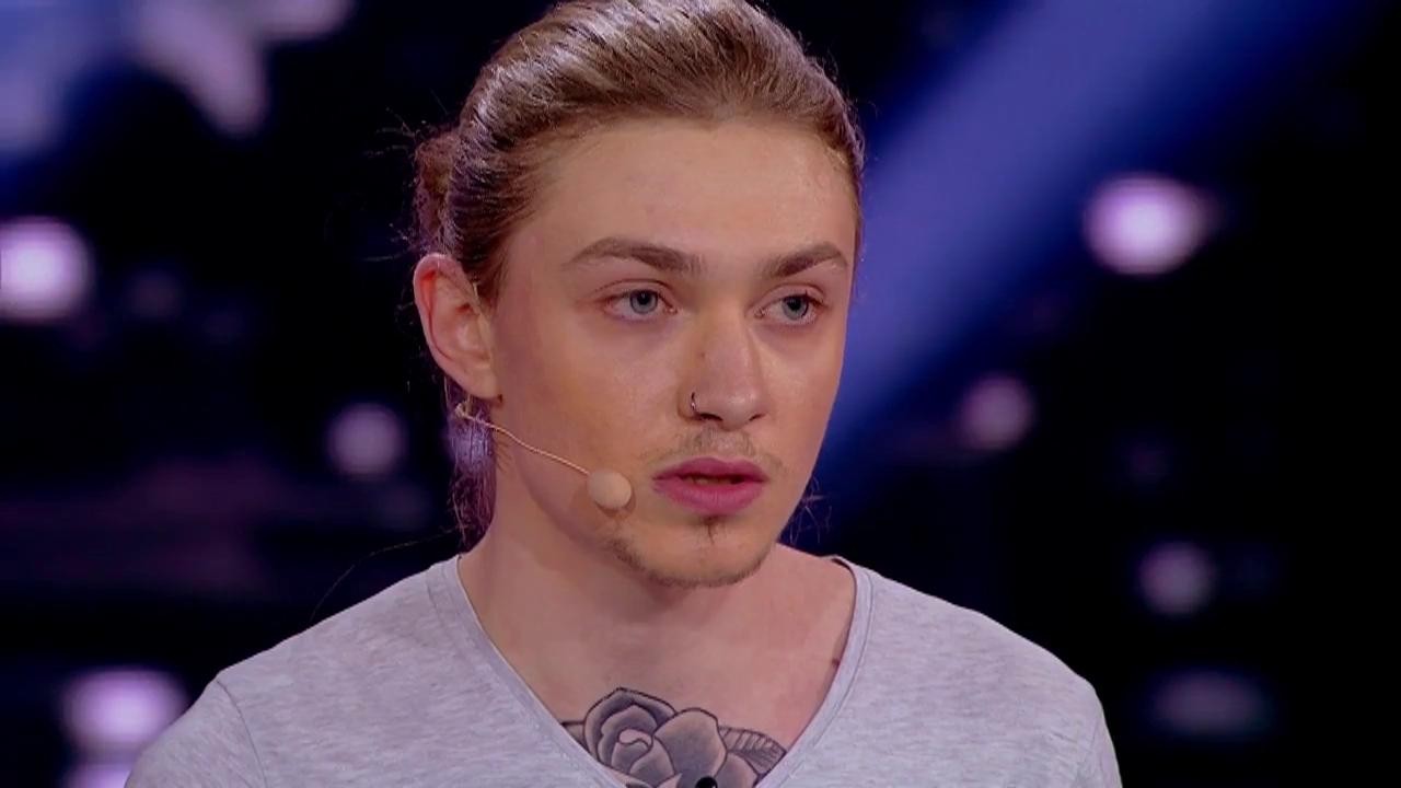 La 20 de ani s-a apucat să fumeze țigări la bucată. Acum &icirc;i pare rău că nu și-a cupărat țigări la pachet!