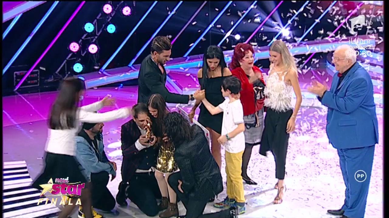 Katia Cărbune a câştigat cel de-al optulea sezon “Next Star”. Trofeul a fost acordat de Stela Popescu şi Alexandru Arșinel