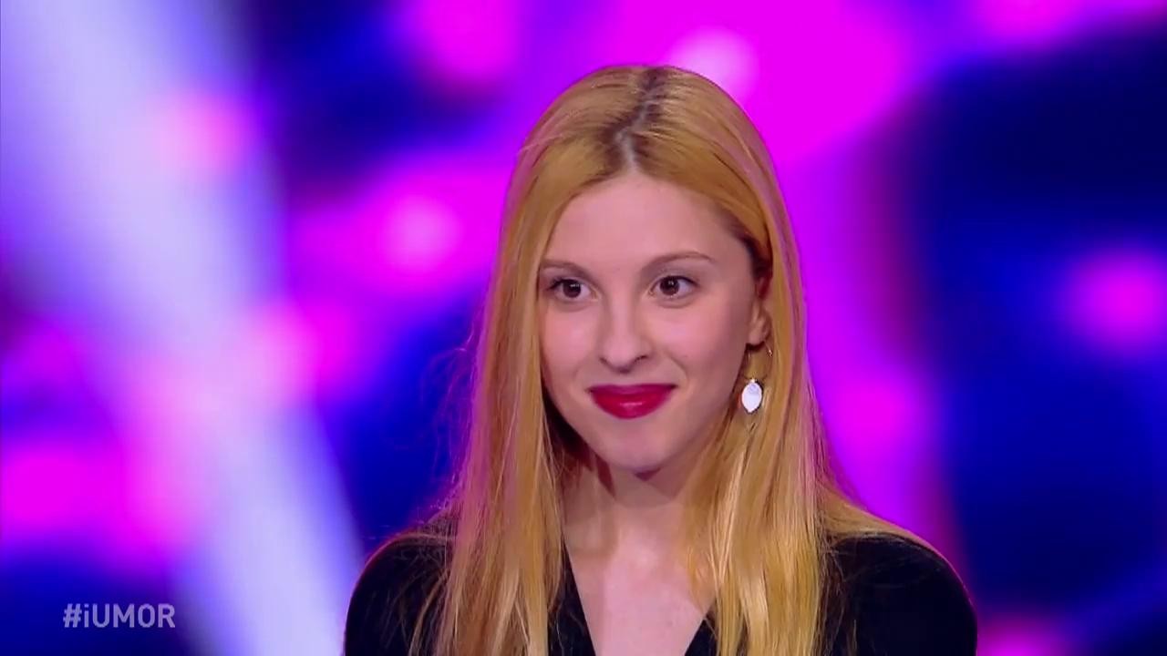 Alina Păduraru, număr de stand up comedy: "E prima mimoză de care &icirc;mi place"