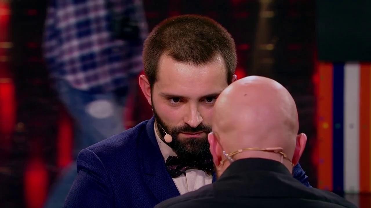 Magitot i-a dat pe spate de tot! Bendeac, prins cu chiloții unei domnișoare! &bdquo;Ce e aia, Mihai?!&rdquo;