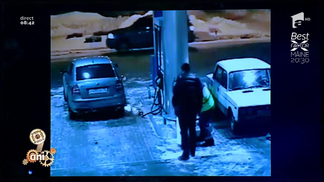 Smiley News: Dorel din benzibărie. Toată mașinile au rămas albe &icirc;n urma lui!