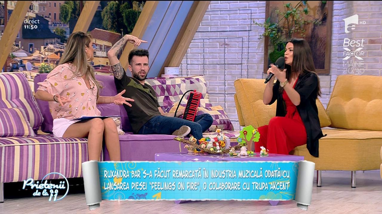 Piesa "Tres Jolie" este compusă &icirc;n studioul DOMG de către Dorian Oswin și Mihai Gruia