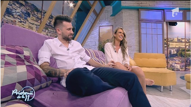 Diana Munteanu, &rdquo;citită&rdquo; de Ristei: &rdquo;Ce-s cu semnele astea &icirc;n genunchi?&rdquo; Vezi aici răspunsul frumoasei prezentatoare TV