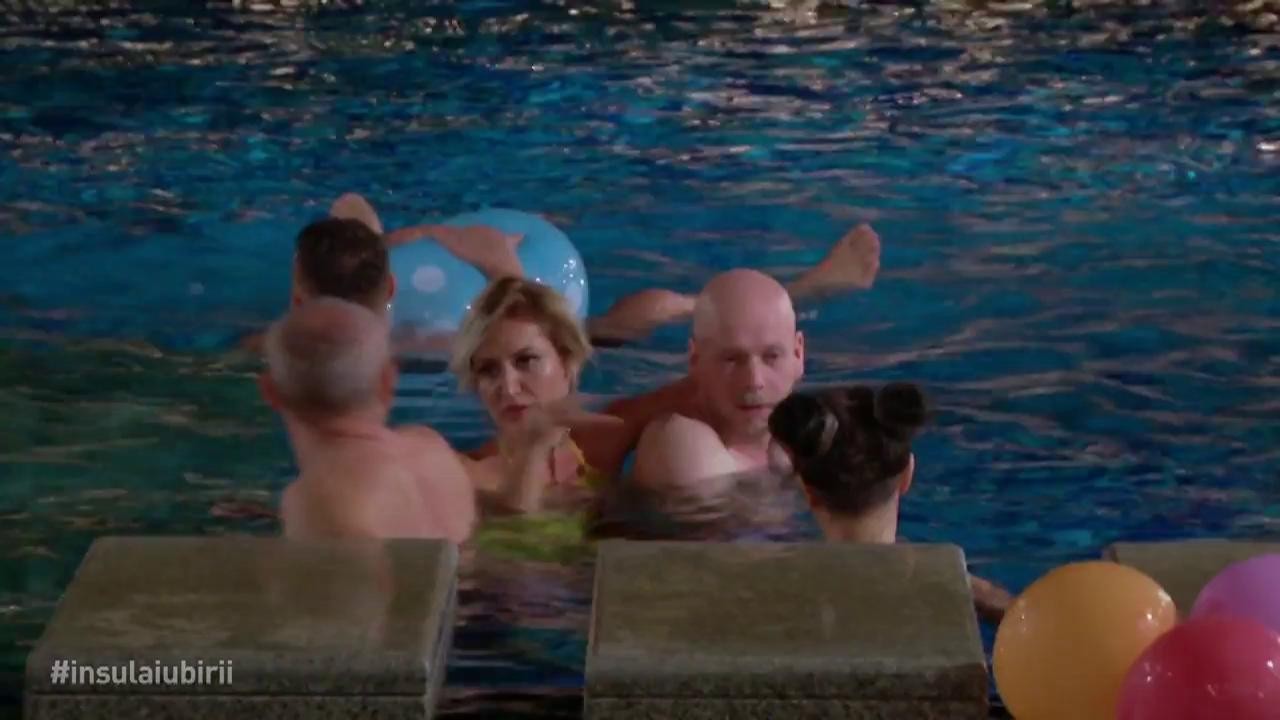 A &icirc;nceput petrecerea din prima seară.  Planul băieților, găsirea scuzelor pentru eventualele greșeli, planul fetelor, războiul cu ispitele!