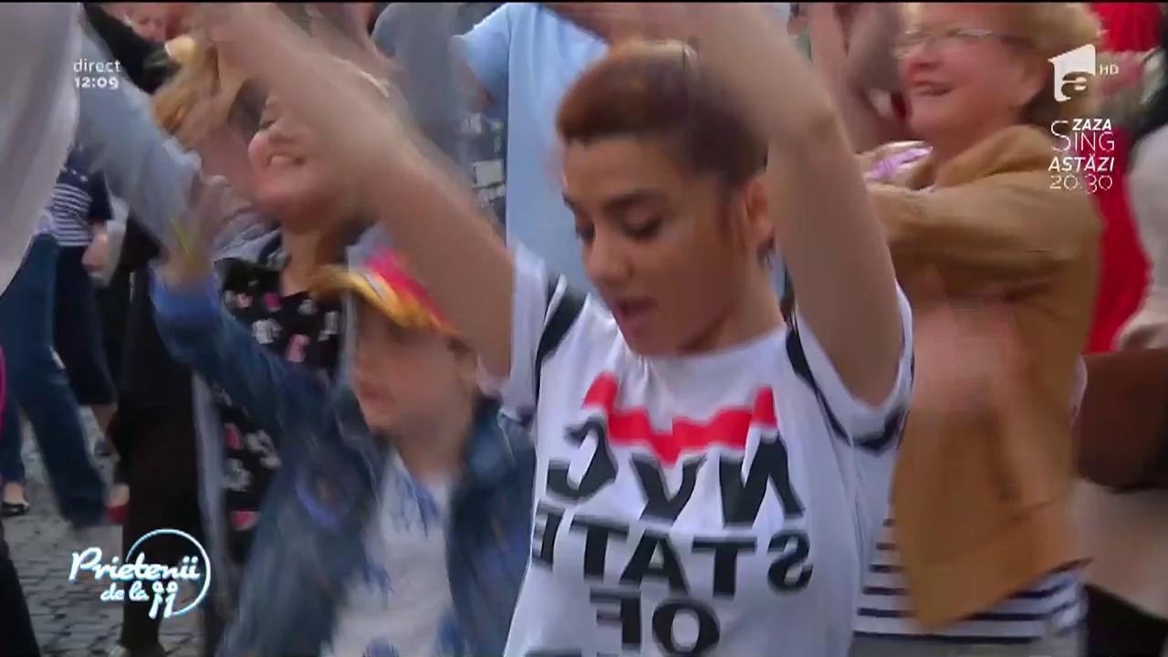 Dans şi voie bună &icirc;n Centrul Vechi al Capitalei! Străinii, surprinşi plăcut de veselia bucureştenilor