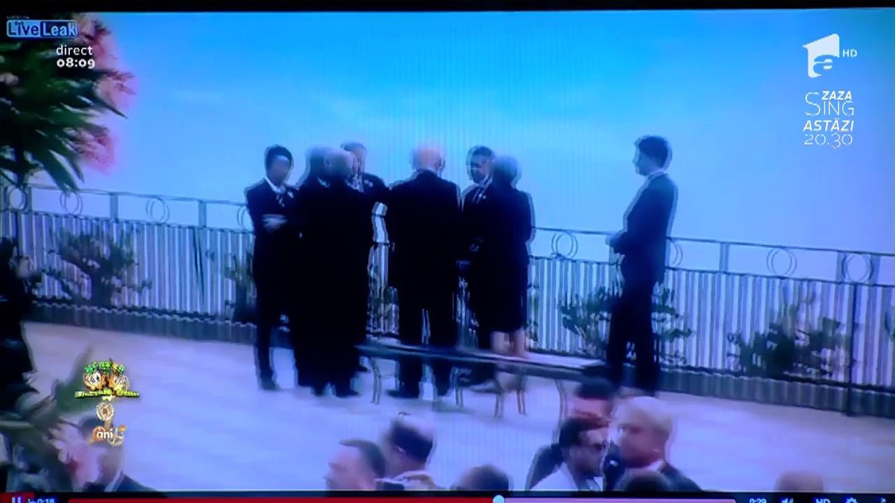 Smiley News: &Icirc;nt&acirc;lnire &icirc;ntre marii oameni politici ai lumii. Prim-ministrul Canadei, Justin Trudeau, zici că-i pedepsit...!