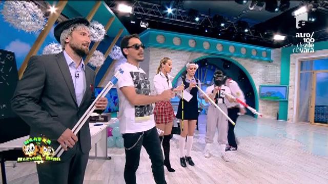 Bătaie cu cornete &icirc;n platoul de la Neatza! Elevii au ocazia să se răzbune pe profesori