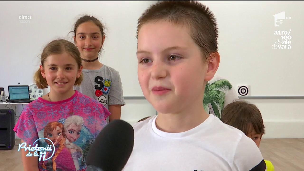 Piticu, fost component al trupei Simplu, a organizat lecții gratuite de street dance pentru copiii cu v&acirc;rsta minimă de patru ani