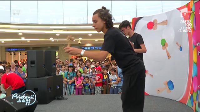 Record european la o competiție de Kendama din Rom&acirc;nia! De la eveniment nu putea lipsi CRBL, cel mai faimos susținător al acestui joc japonez!