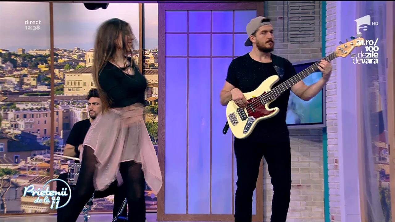 Videoclip! Simona Nae - "Mă &icirc;ndrăgostesc"