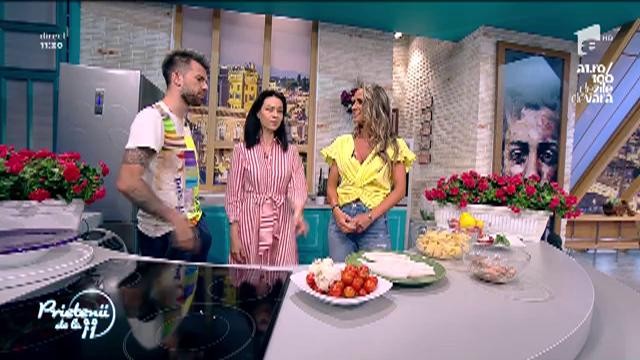 Bună de te lingi pe degete! Paccheri cu calamar şi creveţi