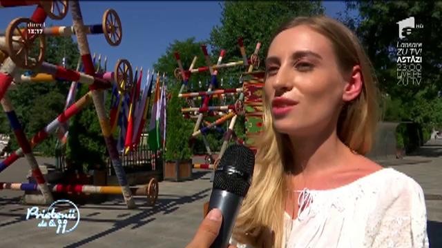 Parada costumelor populare la Festivalul Internaţional de Folclor Muzici şi Tradiţii
