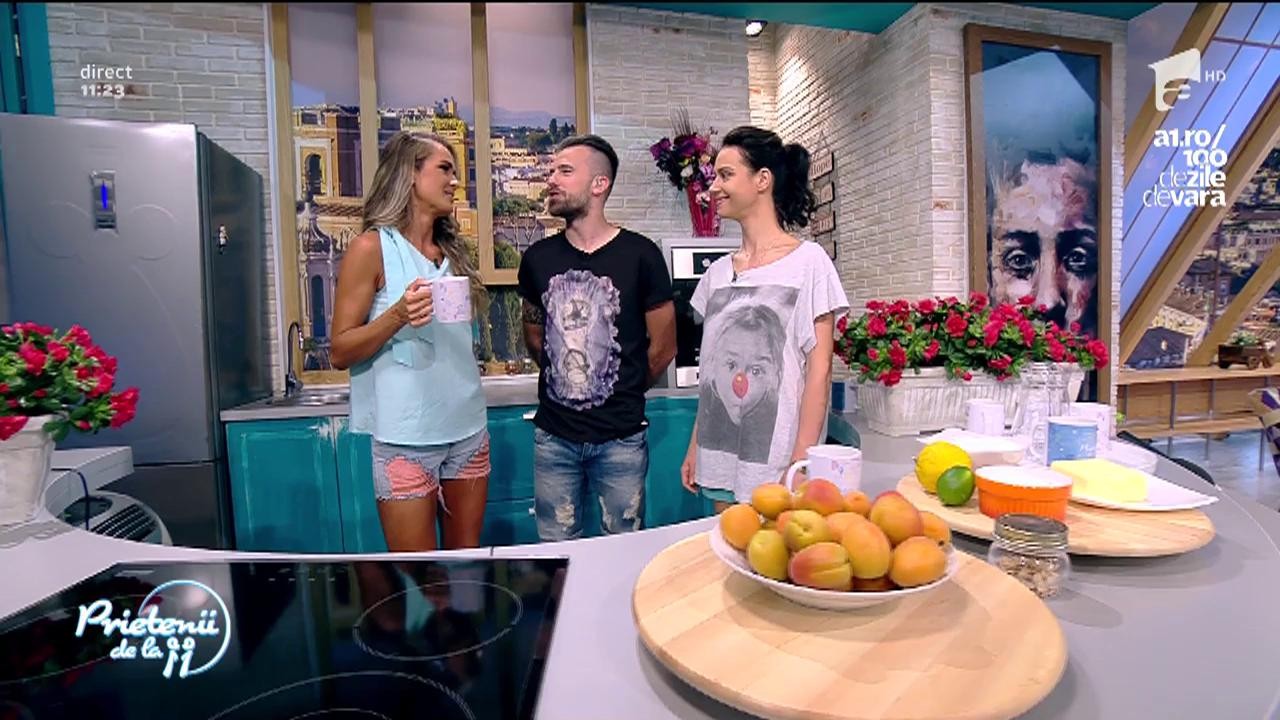 Andreea Moldovan găteşte "Galette cu caise"
