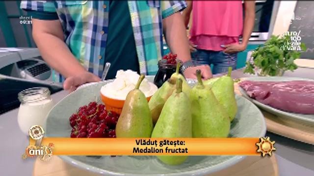 &rdquo;Medalion fructat&rdquo;, un preparat delicios, ușor de realizat, cu mușchiuleț de porc și multe pere