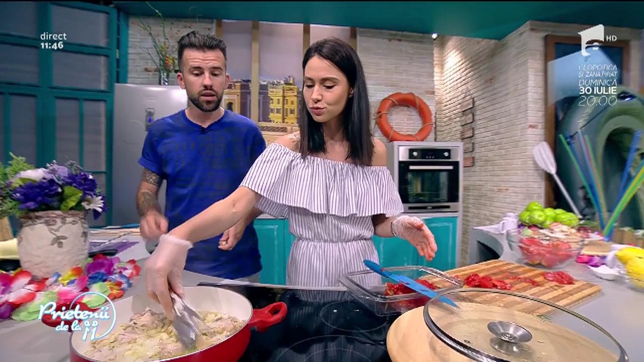 O rețetă delicoasă! Pui lipicios cu lăm&acirc;ie