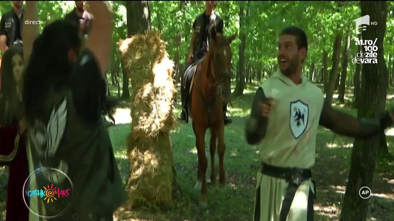 Dorian Popa învață să lupte cu sabia, iar Theo Rose trage pentru prima dată cu arcul