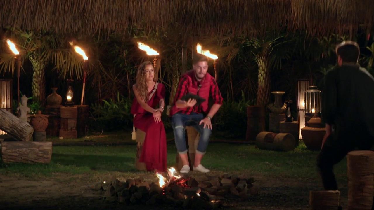 Nicoleta către Cătălin: "El a tras de Nicoleta! El a insistat să pice &icirc;n ispită"