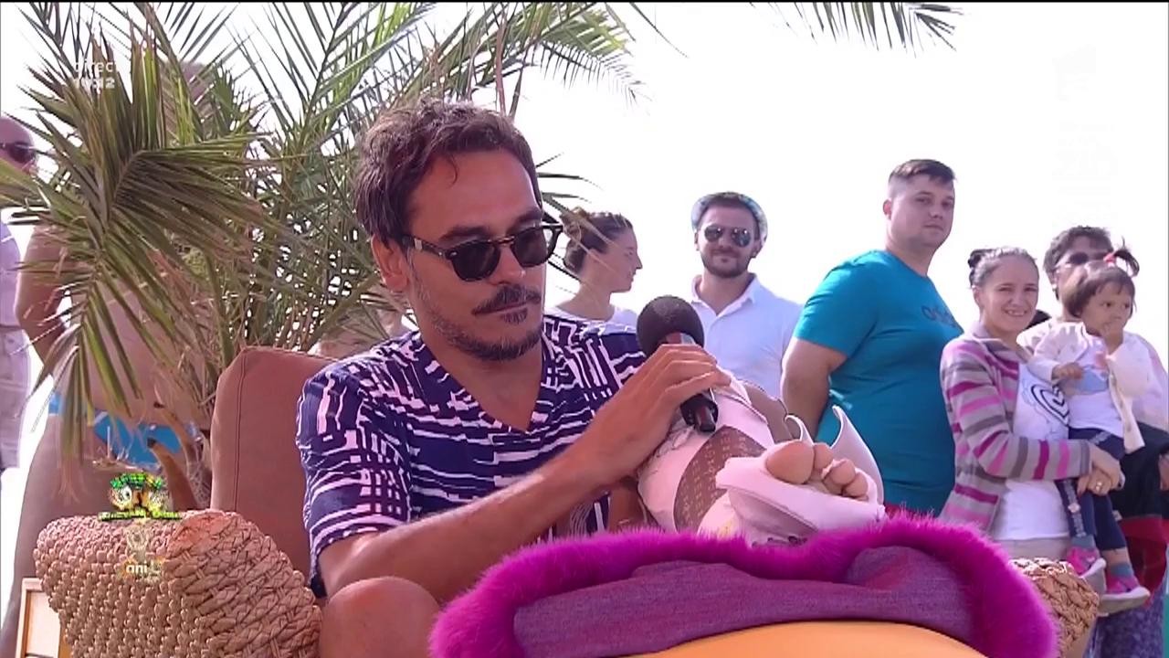 C&acirc;te lucruri poţi să faci dacă ai piciorul &icirc;n ghips. Răzvan Simion, demonstraţie &icirc;n direct!