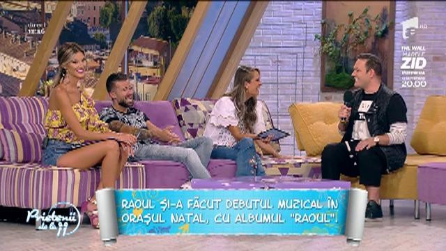 Raoul și-a făcut debutul muzical &icirc;n Turda, orașul natal, cu albumul "Raoul"
