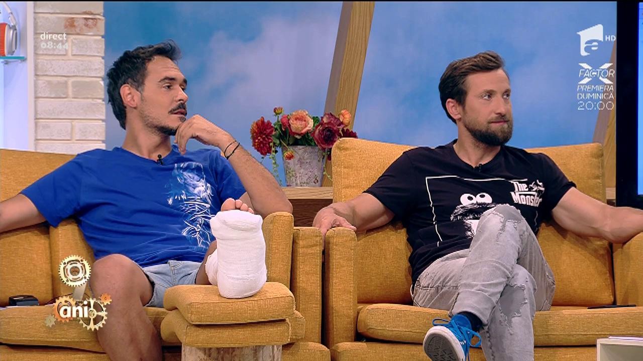 Smiley News. Statuia din bronz a lui Mihai Viteazul din T&acirc;rgoviște, transformată &icirc;n kitsch! Iată cum a fost vopsită