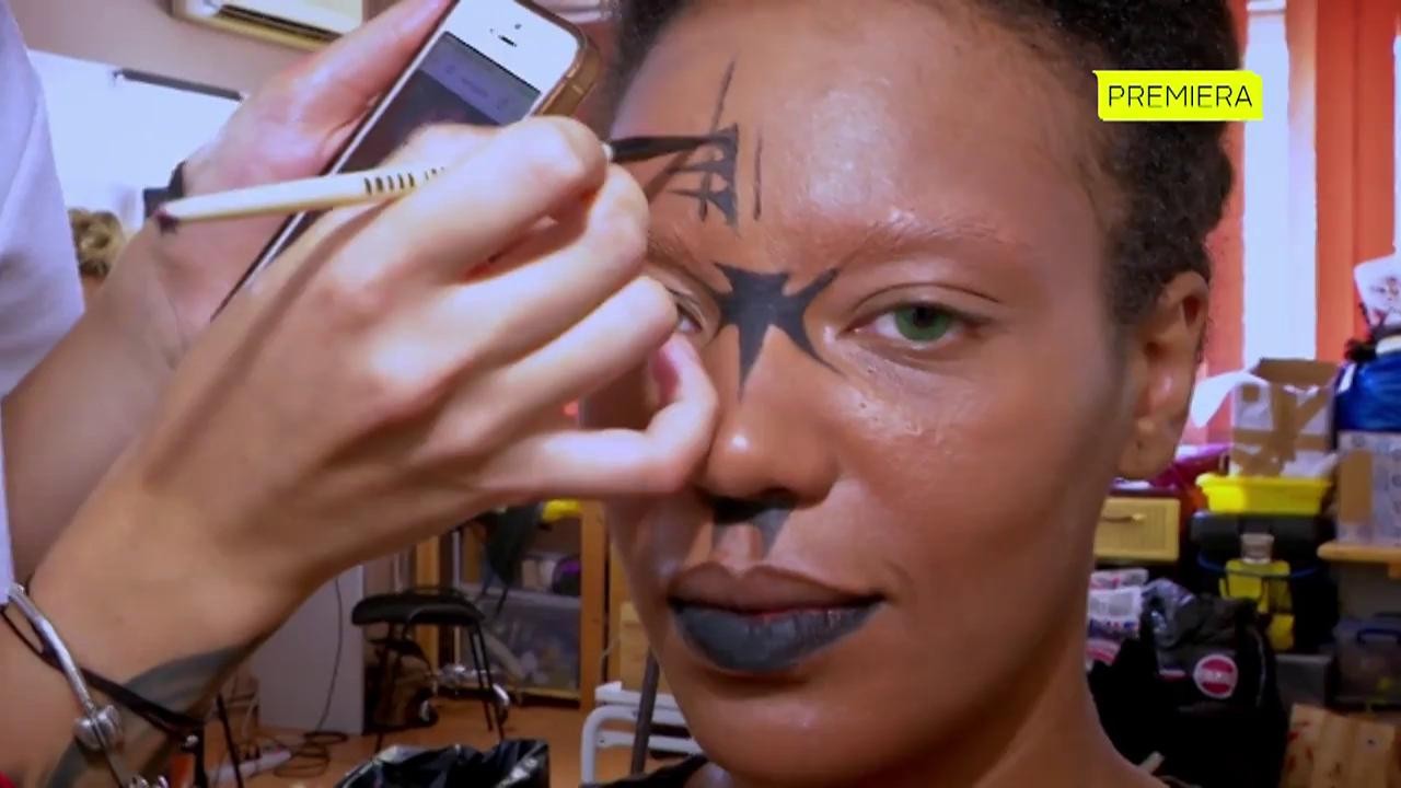 Culise: Julie Mayaya se pregăteşte să devină Rihanna