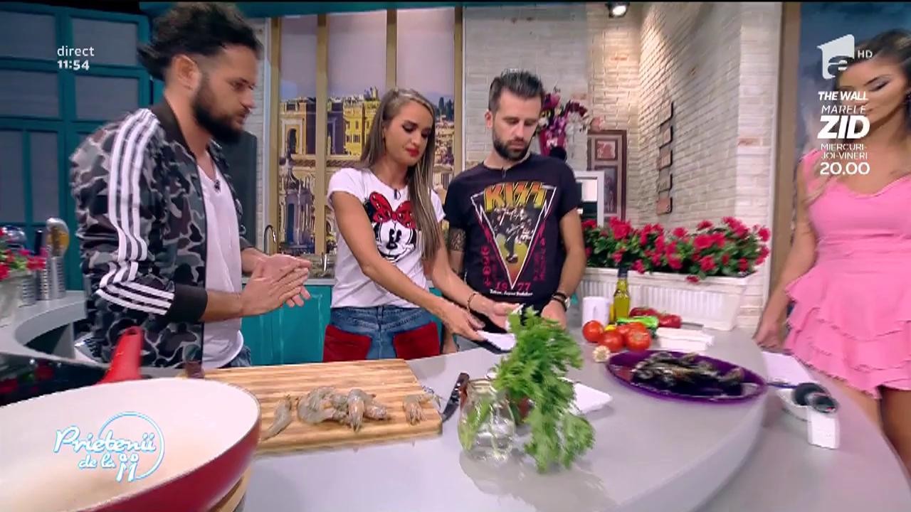 Alex Ceaușu găteşte "Midia Saganaki"