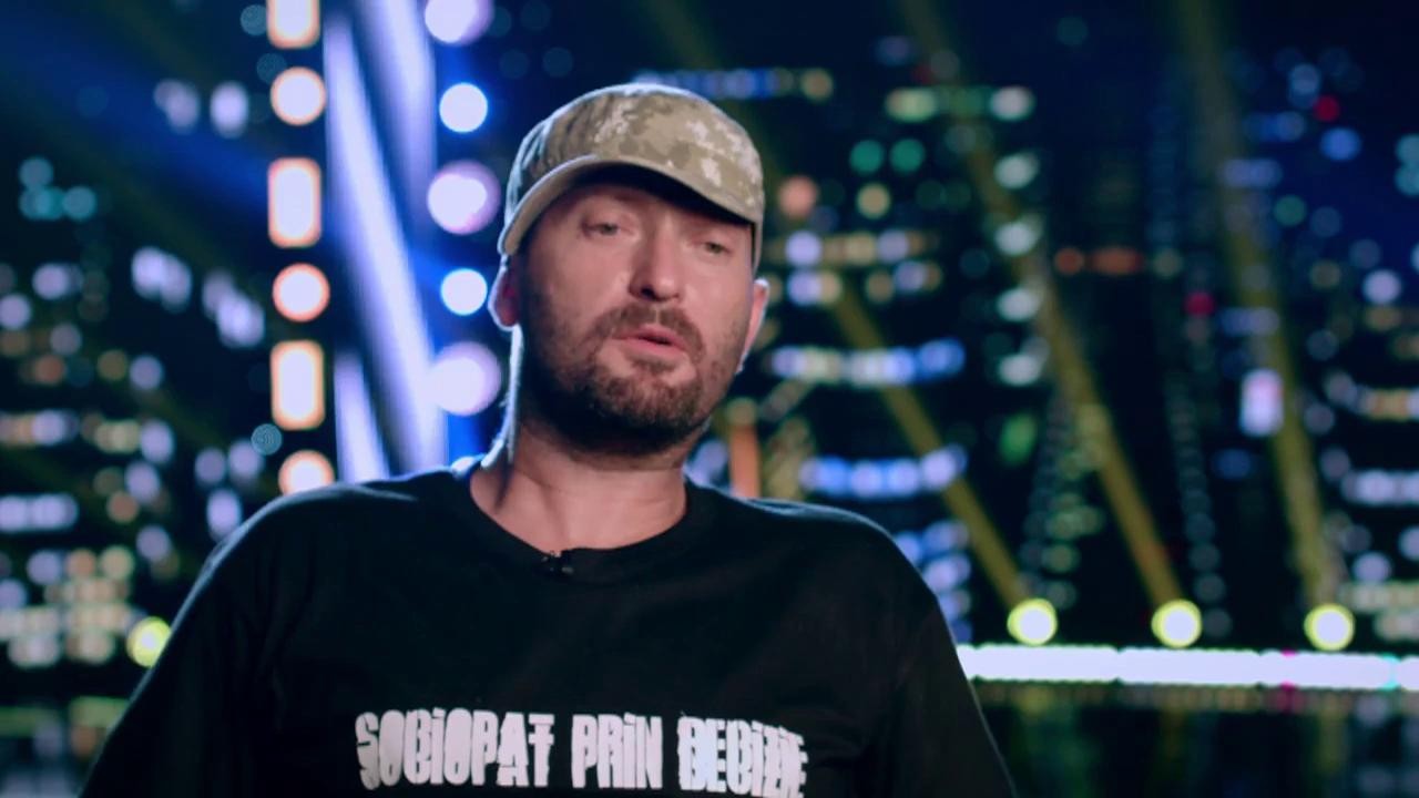 Motivul lui Mihai Bendeac pentru care n-a venit &icirc;n chiloţi la filmări!