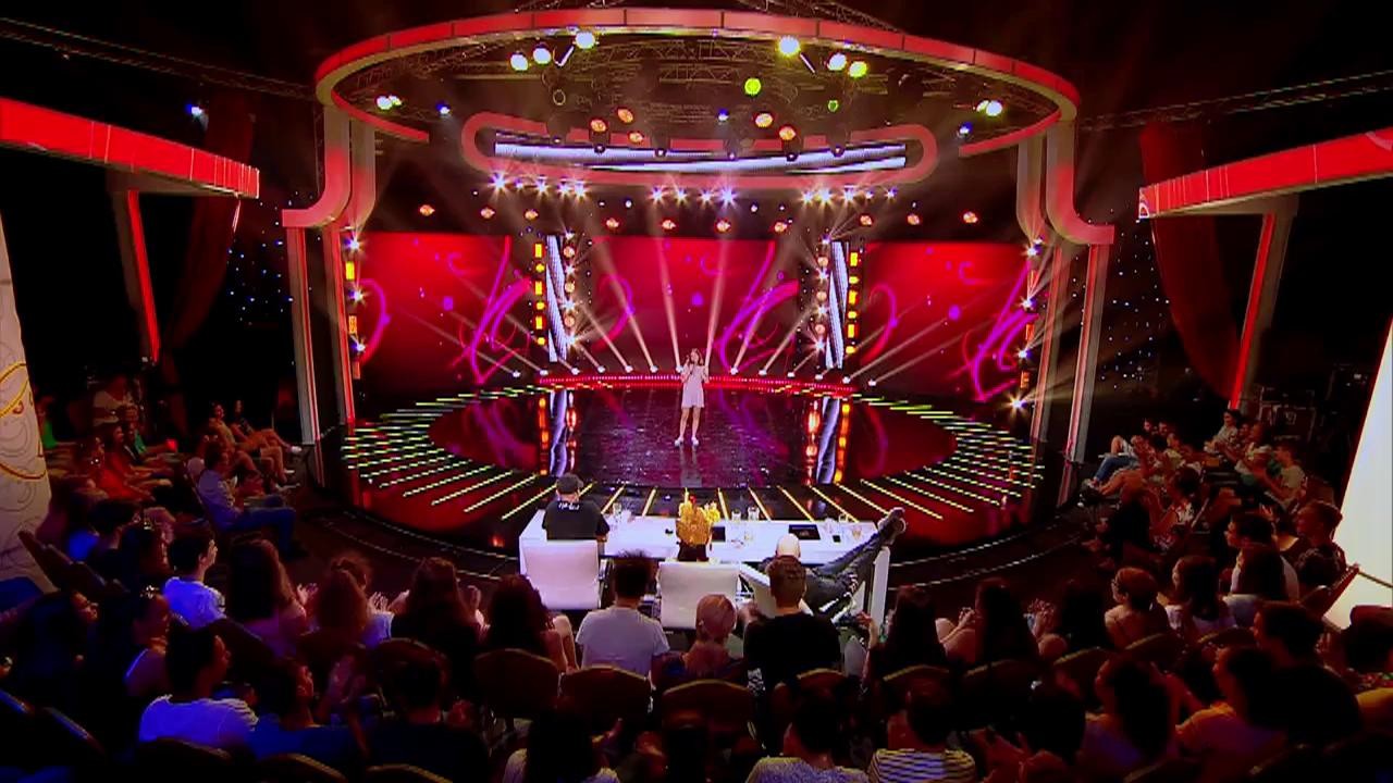 Ana Maria Calița a făcut din nou senzaţie pe scena de la iUmor! "Am revenit pentru că am nevoie de bani să-mi cumpăr un loc de parcare"