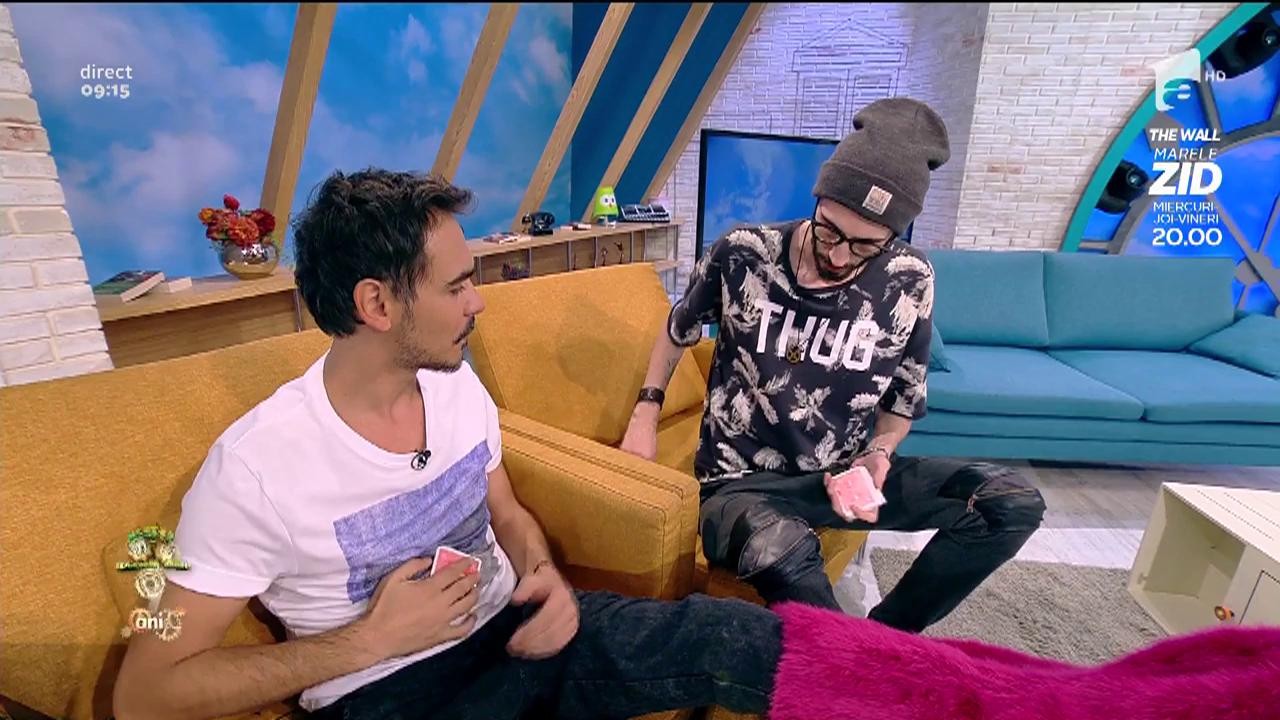 Wow! Magicianul Antonio &icirc;ţi ghiceşte cartea cu ajutorul "Instagramului"