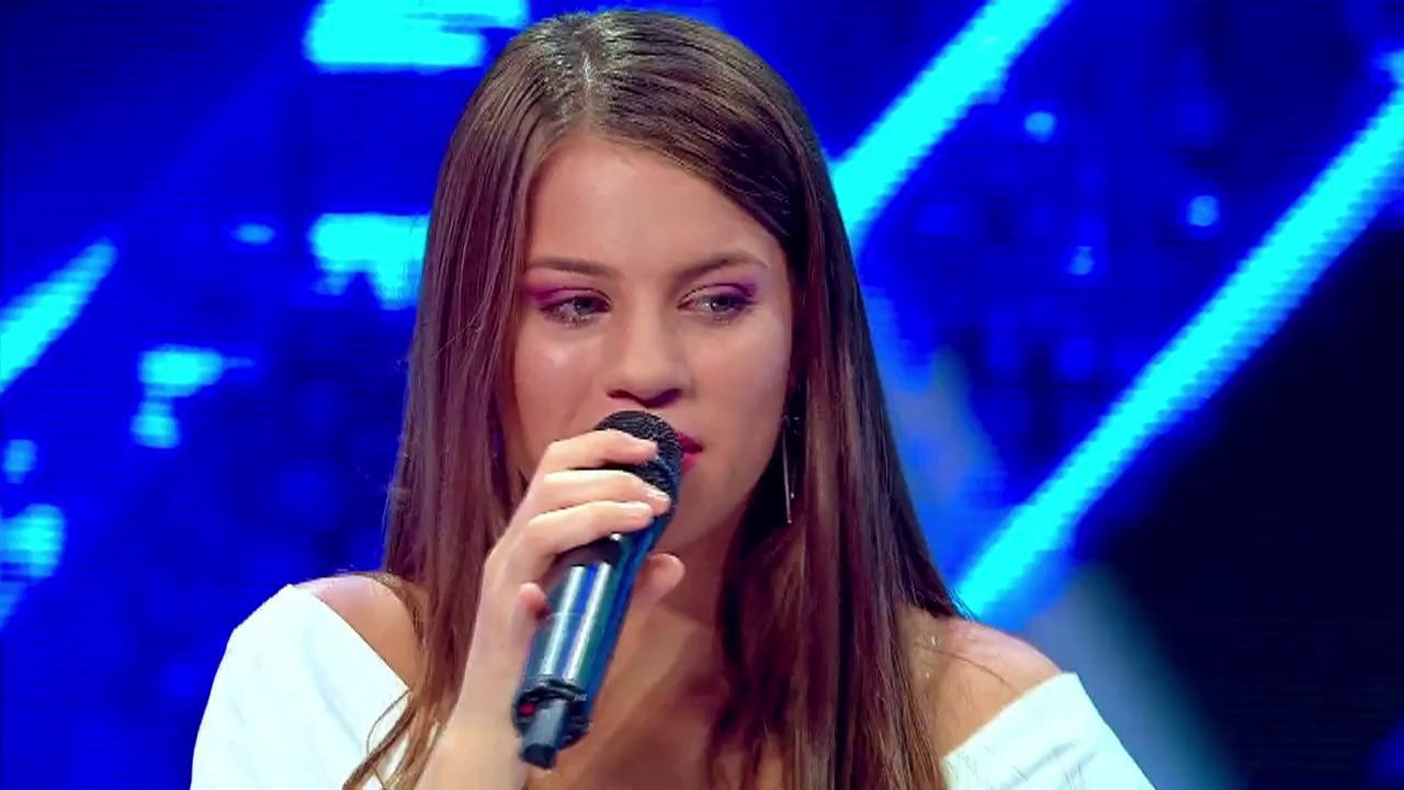 Geanina are cu ce se Mândr(escu). A venit la X Factor pentru că în trecut educatoarea sa i-a spus că ar avea voce