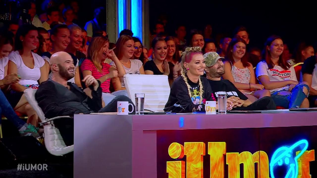 Radu Bucălae - Stand-up Comedy - c&acirc;nd te duci la baie şi eşti la iubita acasă