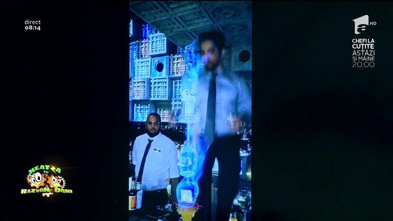 Smiley News. Seară incendiară &icirc;n club. Cine dorește, este invitat dă bea din foc!