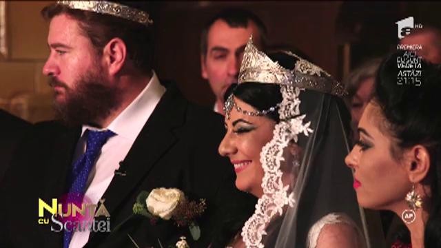 Nuntă cu scântei. Cununia religioasă! Roxana Avram şi Radu Valahu au ajuns în faţa altarului!